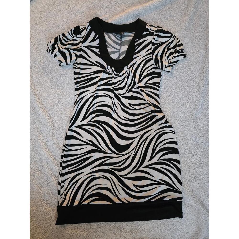 🦓 En Focus Studio Zebra Print Puff-Sleeve Dress